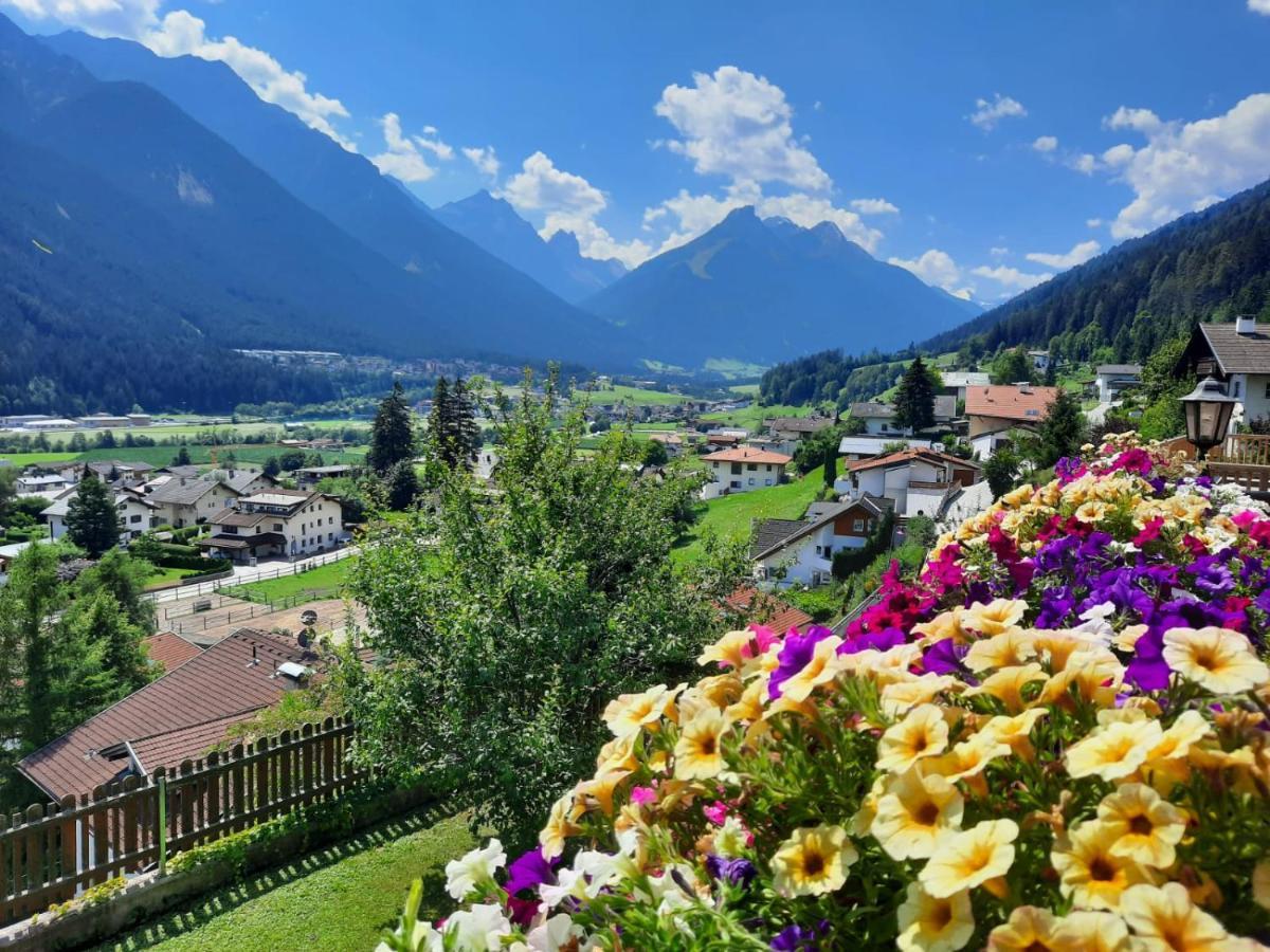 Ferienwohnung Auszeit Stubai Fulpmes Exterior foto